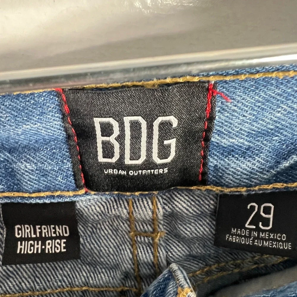 BDG Urban Outfitters Girlfriend High-Rise Embroidered Denim Shorts Blue 29‎